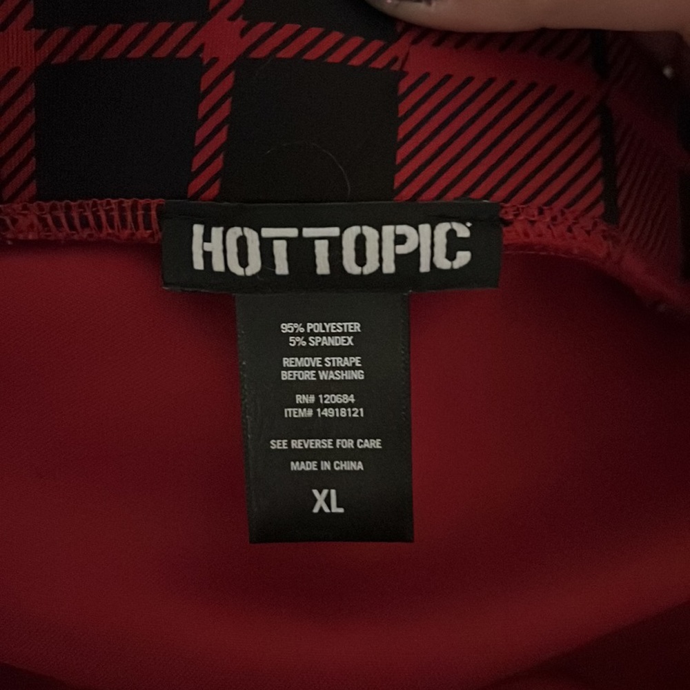 Hot Topic Red & Black Plaid O-Ring Skater Skirt - Picture 4 of 4